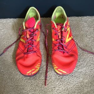 NEW BALANCE: SPRINTING SPIKES